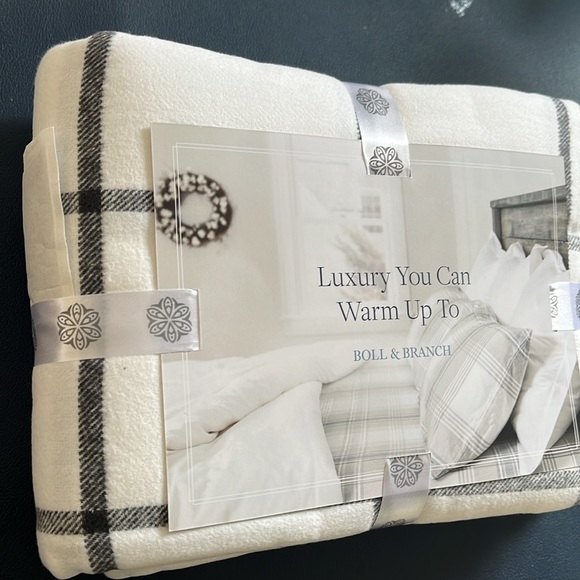 Boll & Branch King pillowcase flannel set - Picture 2 of 3